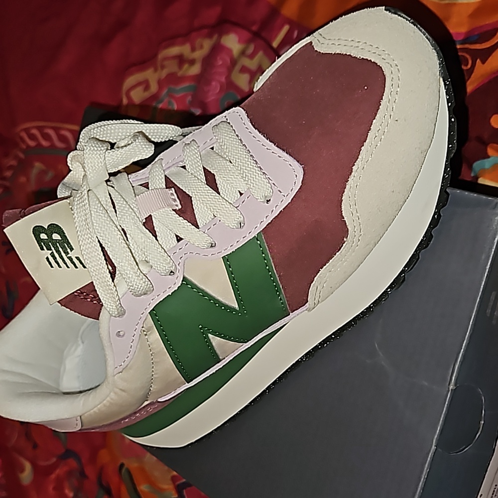 Sneakers